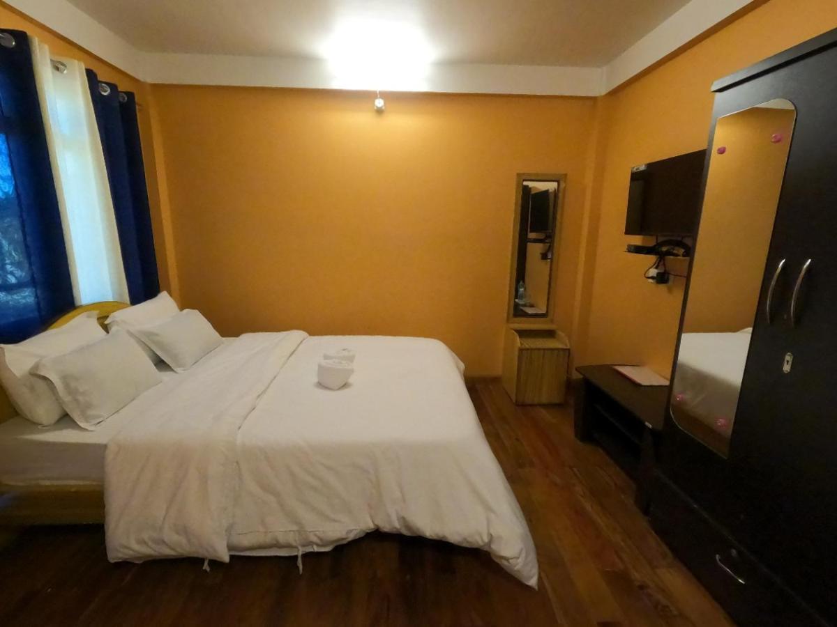Aurora Guest House Shillong Extérieur photo