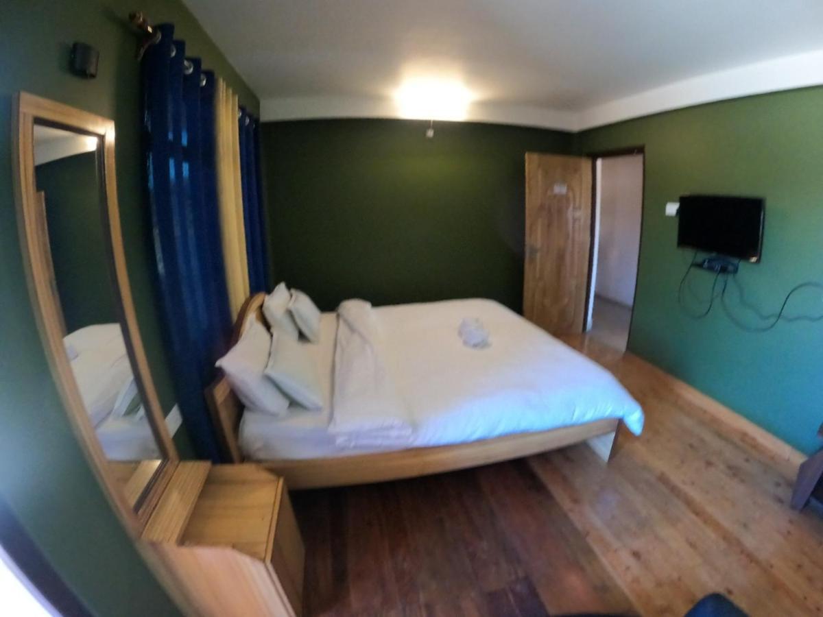 Aurora Guest House Shillong Extérieur photo