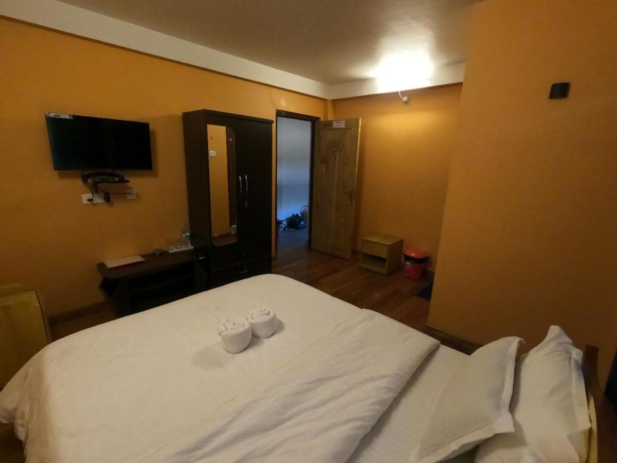 Aurora Guest House Shillong Extérieur photo