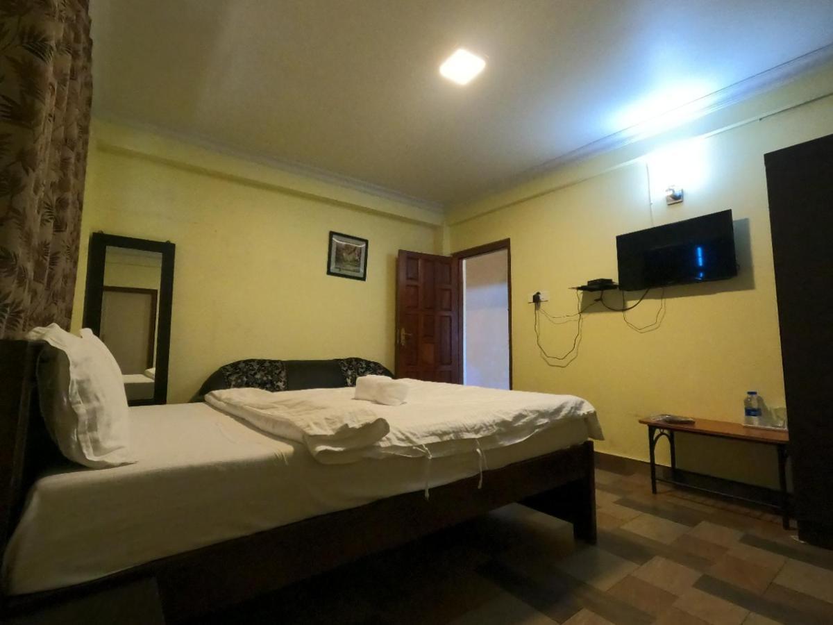 Aurora Guest House Shillong Extérieur photo