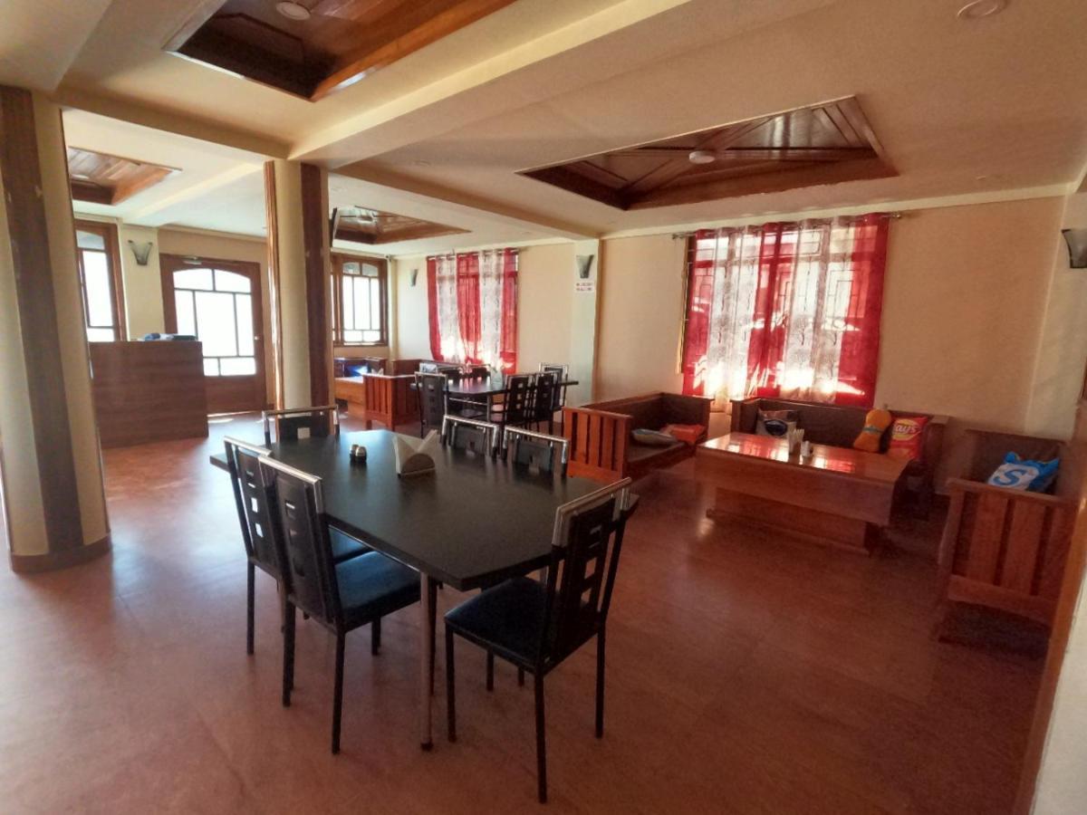 Aurora Guest House Shillong Extérieur photo