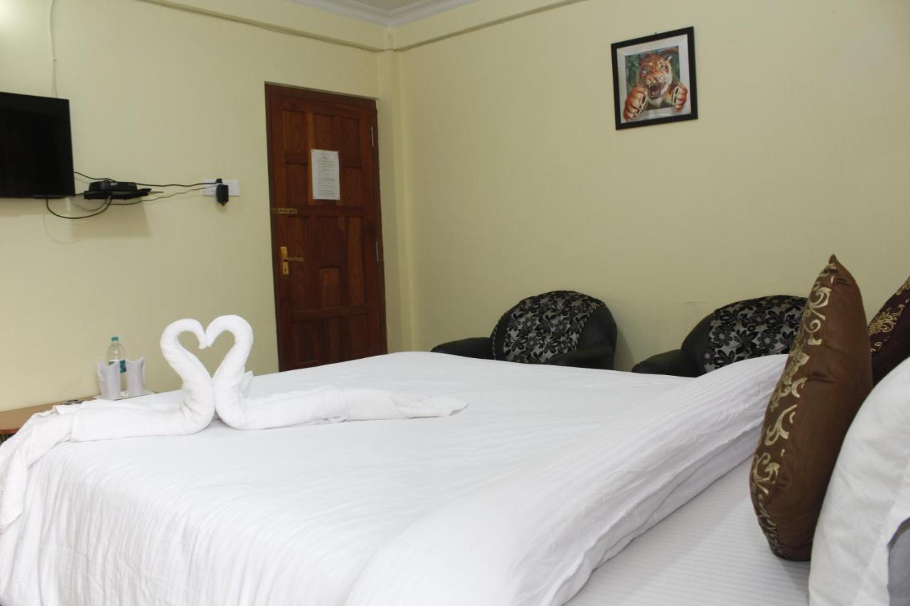 Aurora Guest House Shillong Extérieur photo