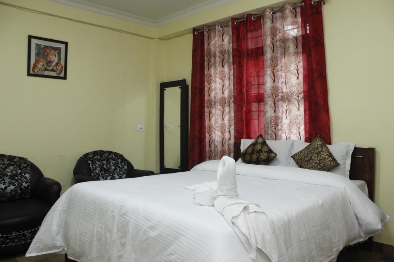 Aurora Guest House Shillong Extérieur photo
