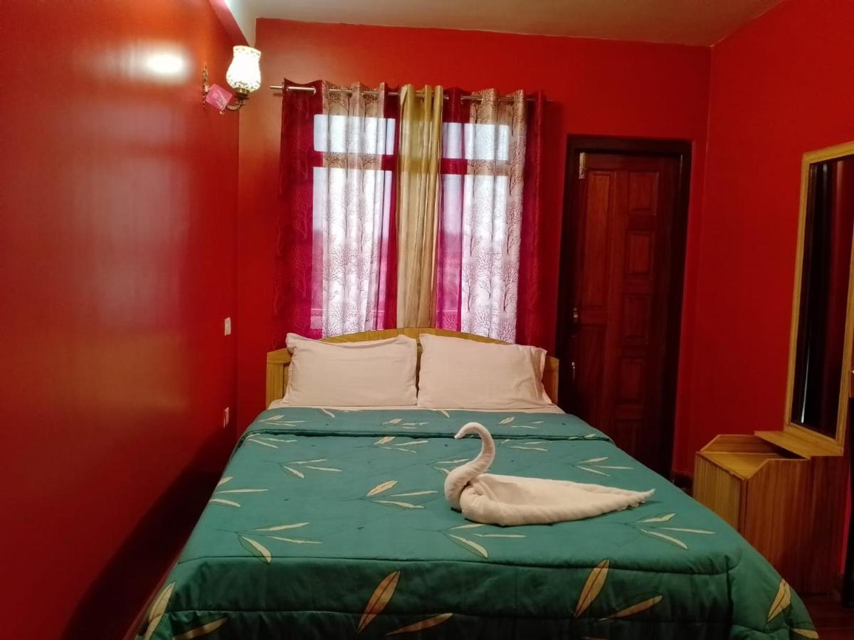 Aurora Guest House Shillong Extérieur photo
