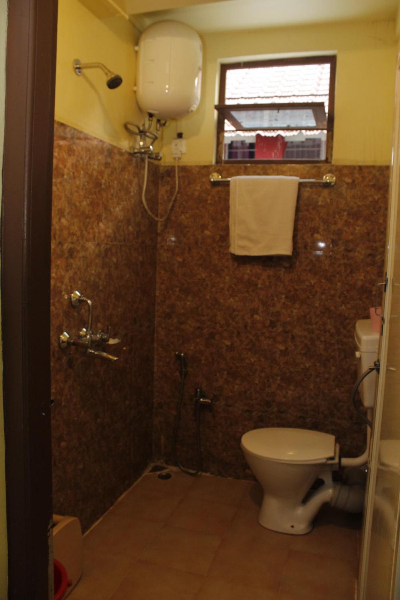 Aurora Guest House Shillong Extérieur photo