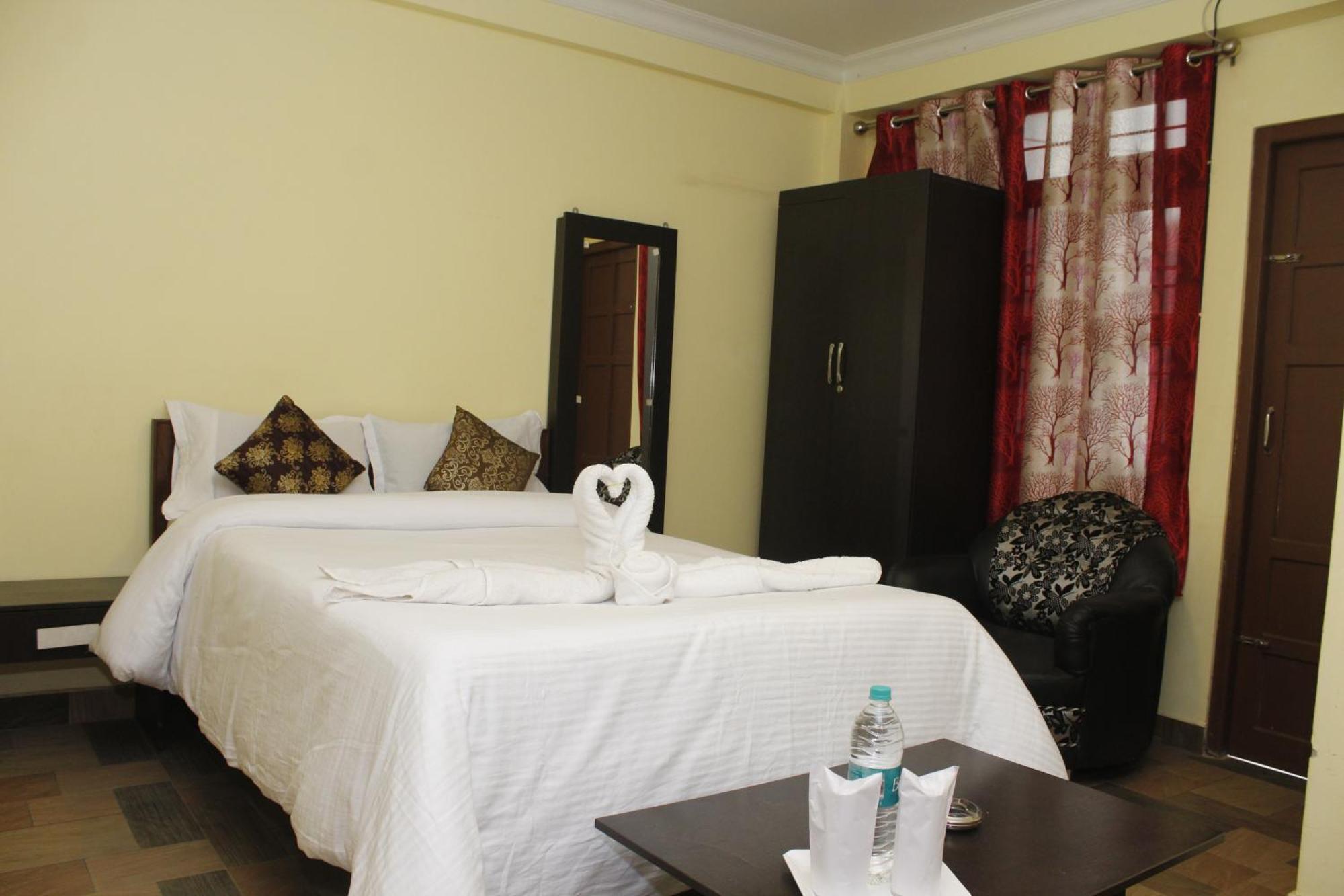 Aurora Guest House Shillong Extérieur photo