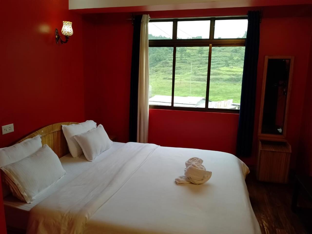 Aurora Guest House Shillong Extérieur photo