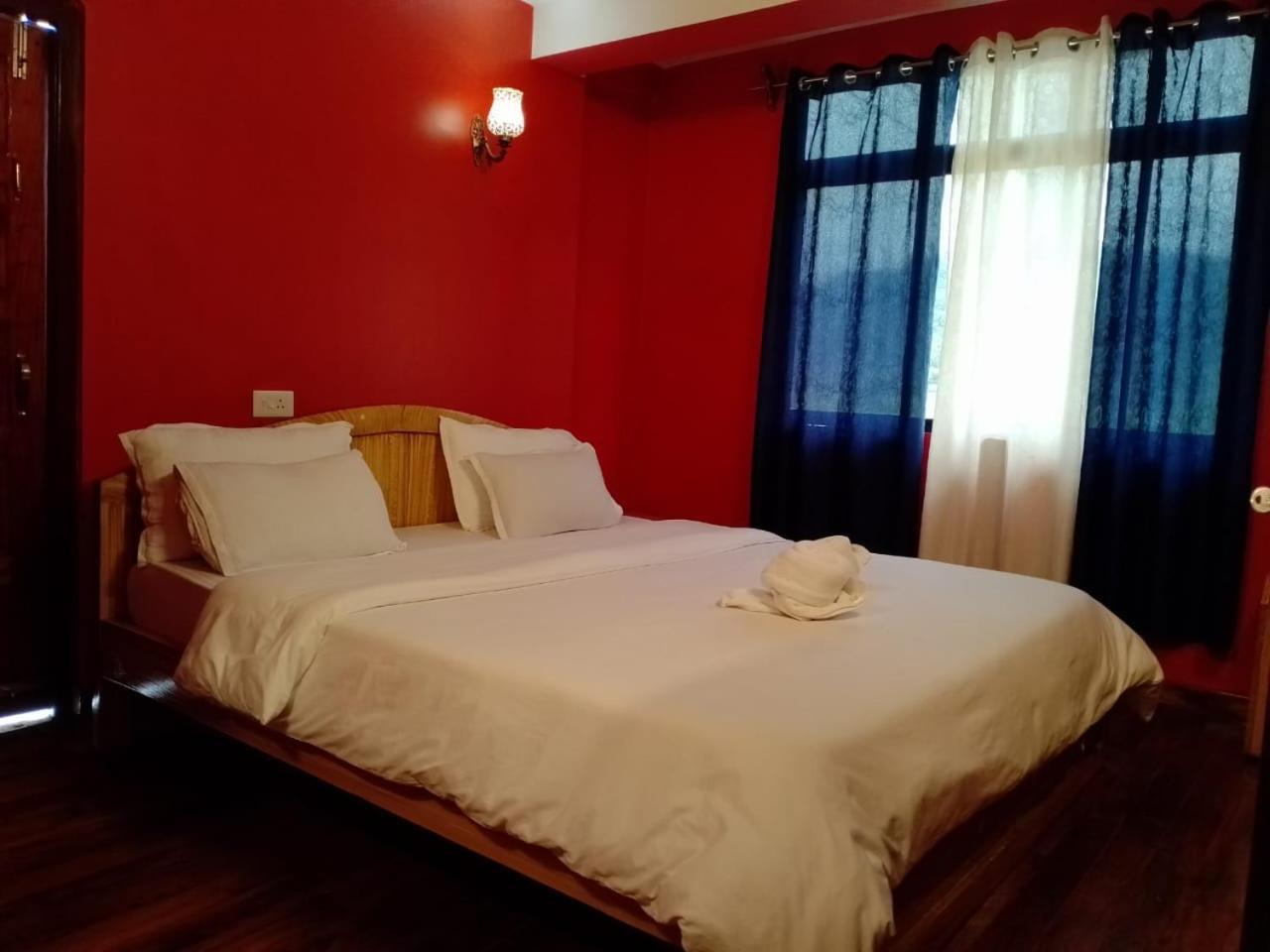 Aurora Guest House Shillong Extérieur photo