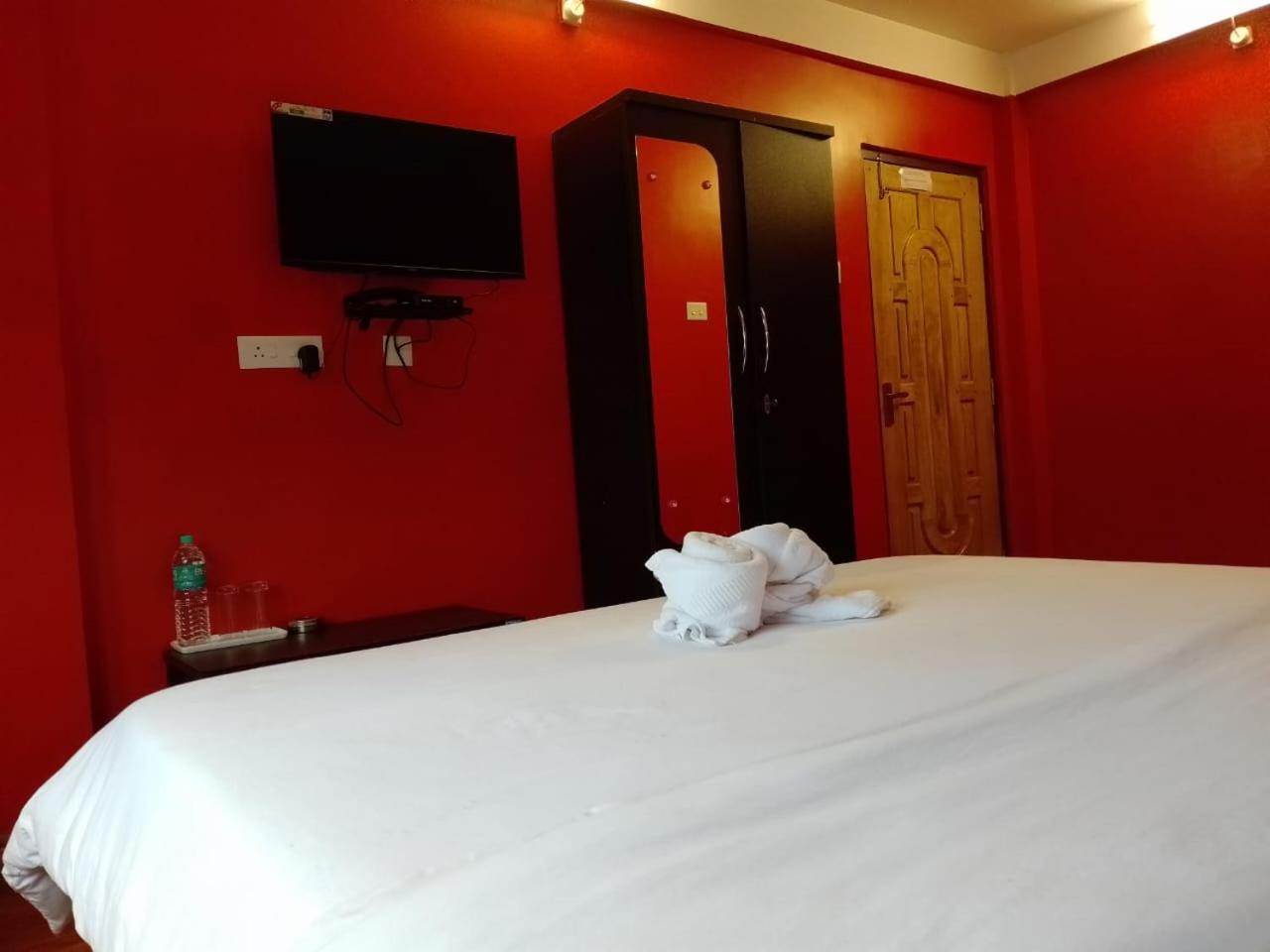 Aurora Guest House Shillong Extérieur photo