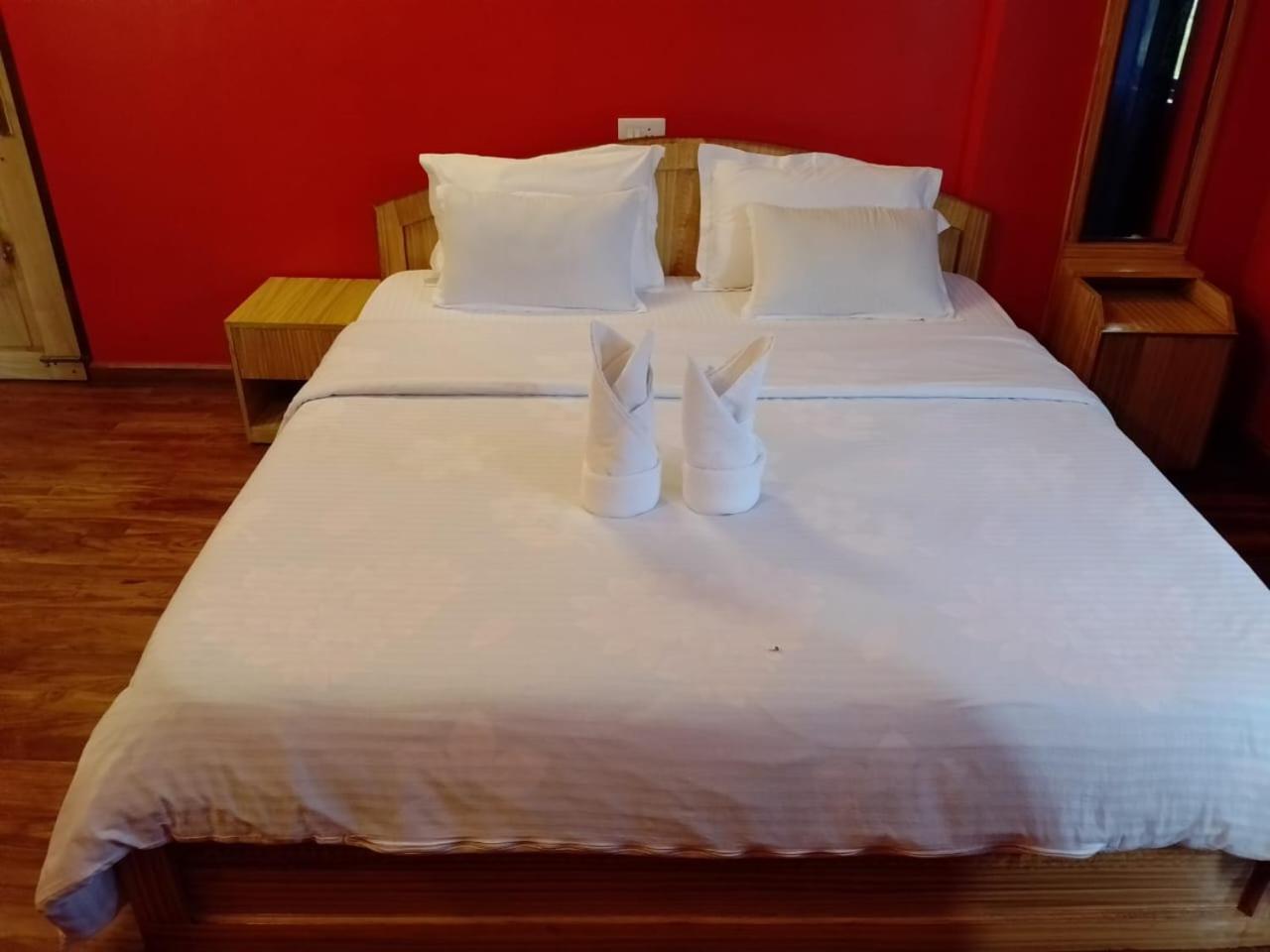 Aurora Guest House Shillong Extérieur photo