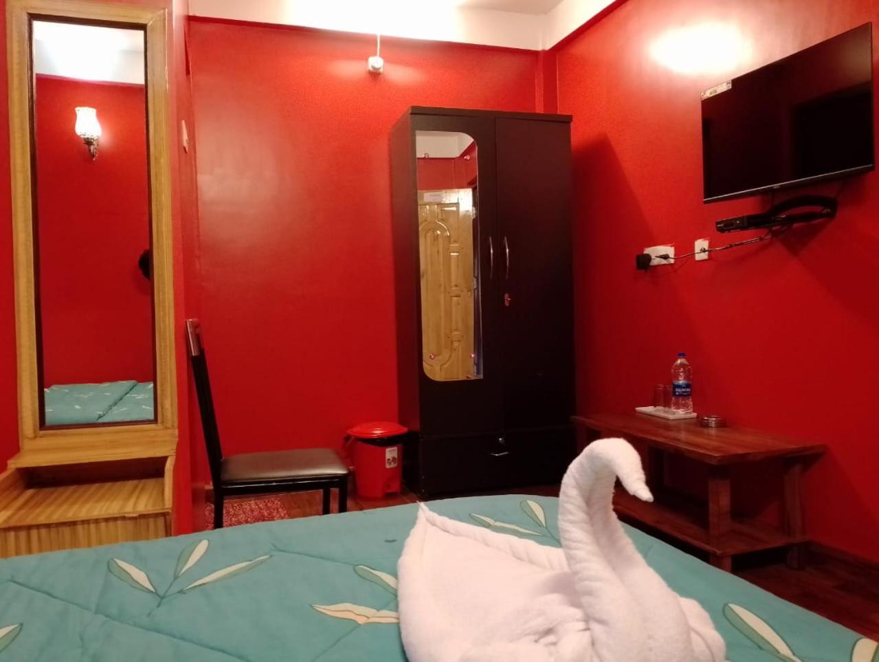 Aurora Guest House Shillong Extérieur photo