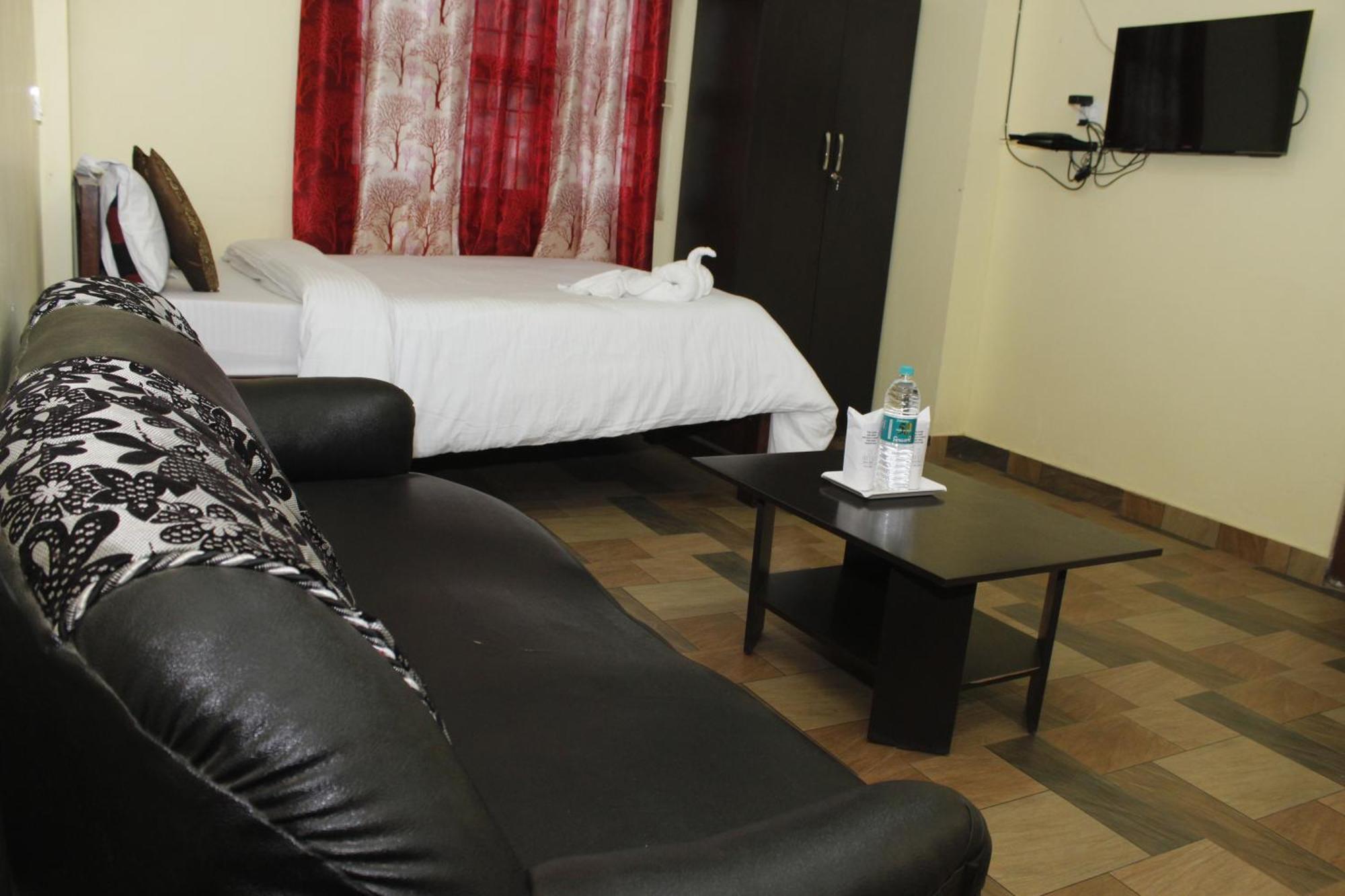 Aurora Guest House Shillong Extérieur photo